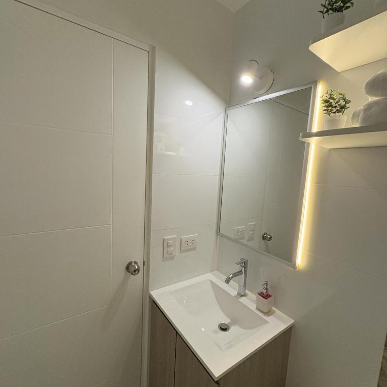 Brand New Modern Family Apartment Near Miraflores with Free Parking - Apartamento - 38