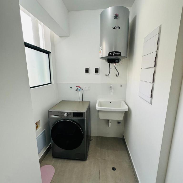 Brand New Modern Family Apartment Near Miraflores with Free Parking - Apartamento - 40