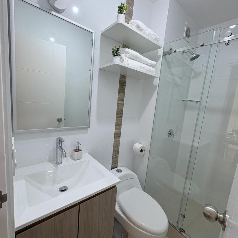 Brand New Modern Family Apartment Near Miraflores with Free Parking - Apartamento - 58