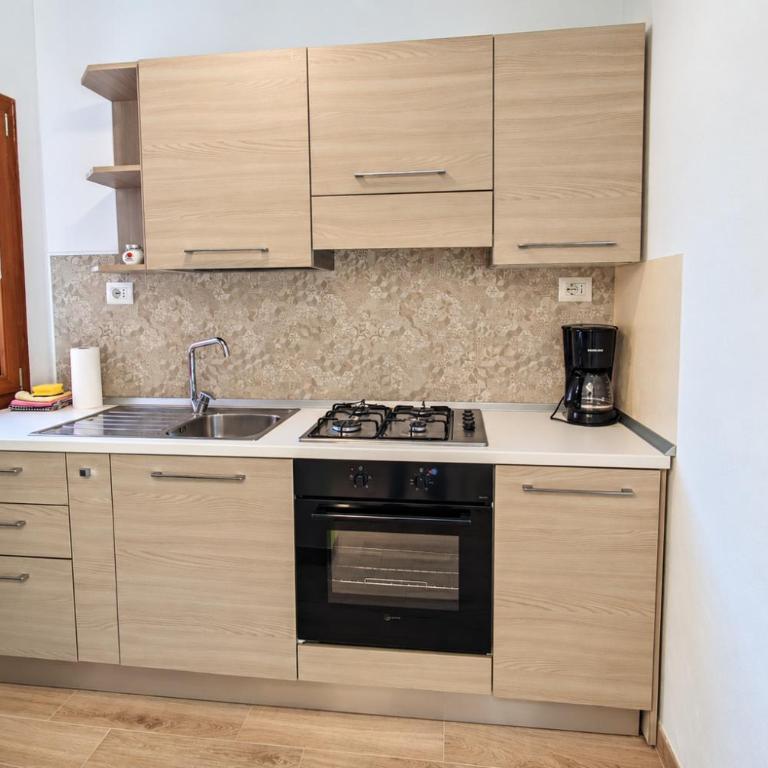 BookingPeschiera del Garda - Appartamento con 2 Camere da Letto e Balcone - 7
