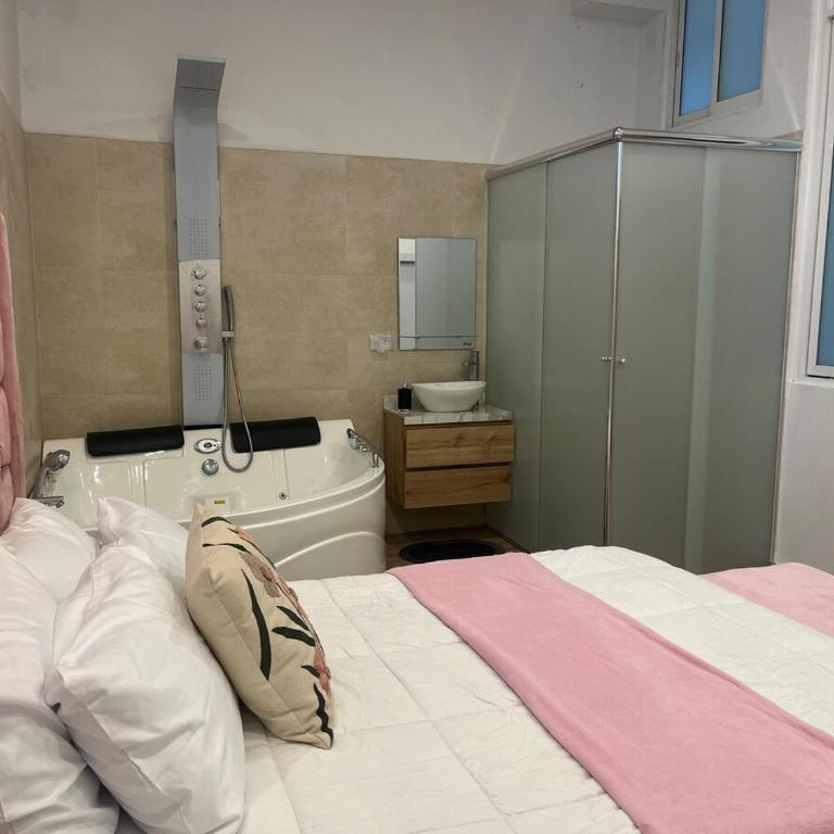 Apto de Lujo Jacuzzi Parque de las Aguas - Apartamento Deluxe de 2 dormitorios con balcón - 3