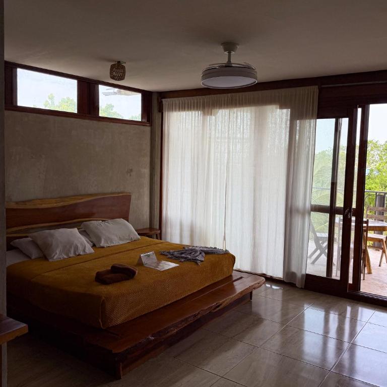 Cayuco Maya - Habitación Triple con vistas al lago - 5