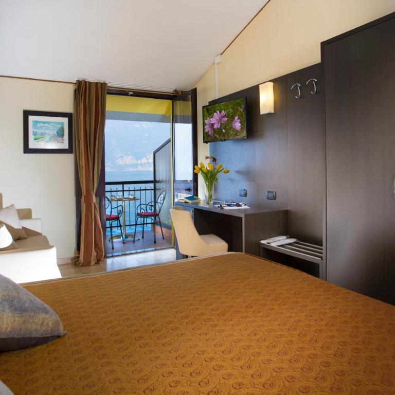 Taki Village - Junior Suite con Balcone e Vista Lago - 7