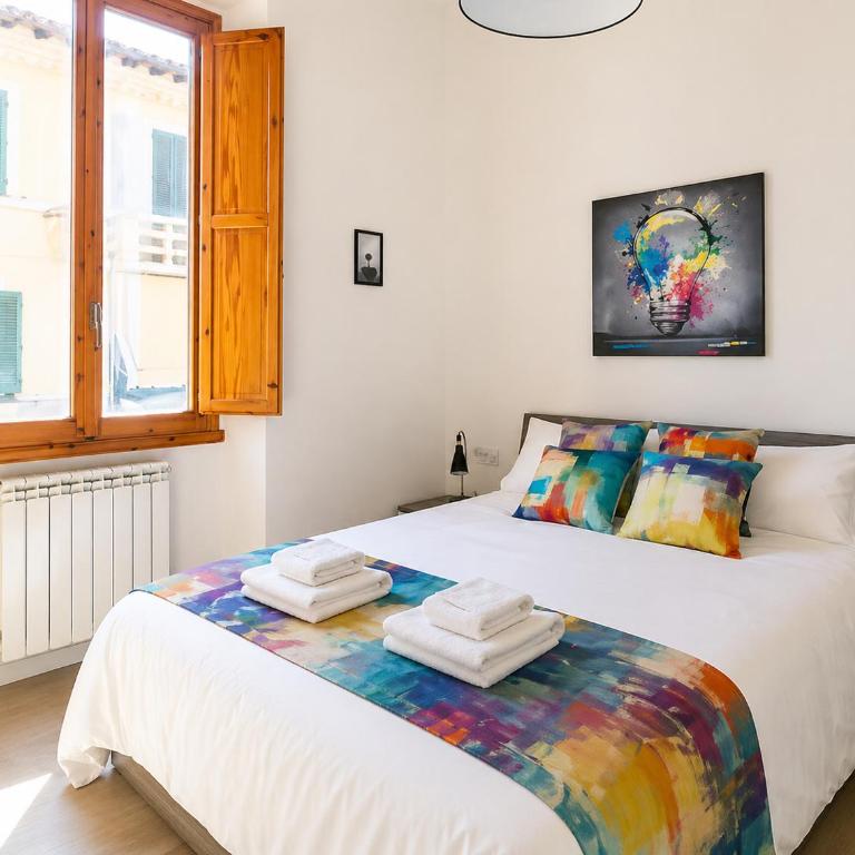 Spacious Apartment with Wooden Mezzanine - Near the Tram - 15 Minutes from the Centre - Two-Bedroom Apartment with Balcony - 20