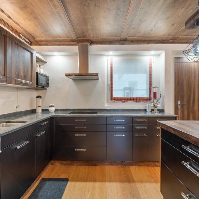 St Moritz Square 2 bedr Alpin Elegance - Apartment - 17