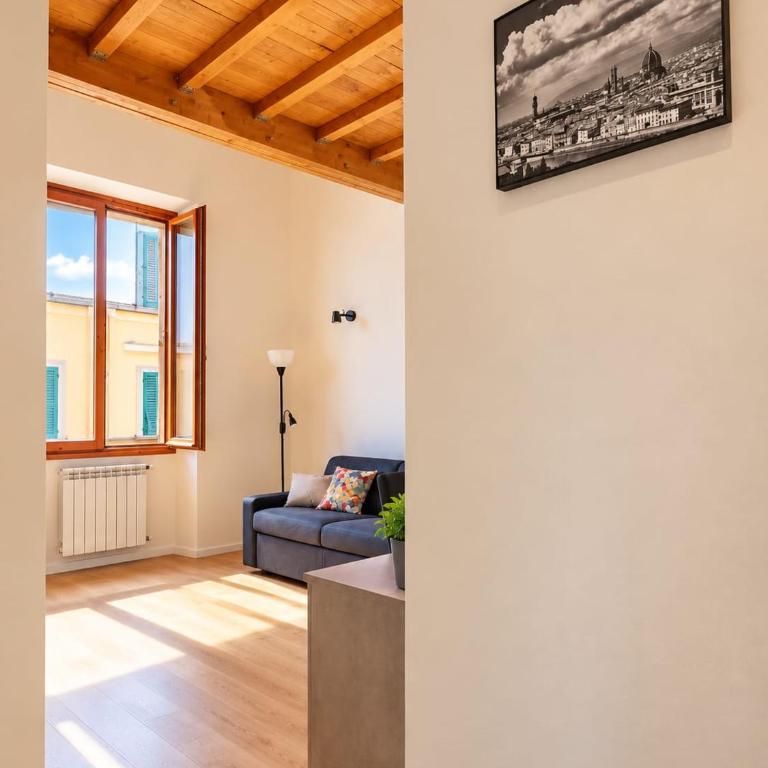 Spacious Apartment with Wooden Mezzanine - Near the Tram - 15 Minutes from the Centre - Two-Bedroom Apartment with Balcony - 25