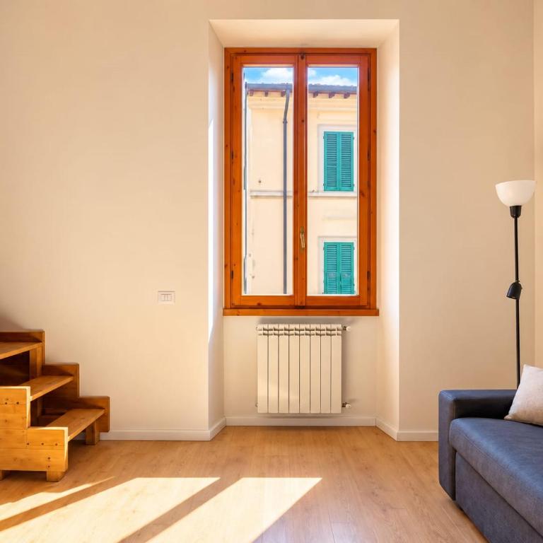 Spacious Apartment with Wooden Mezzanine - Near the Tram - 15 Minutes from the Centre - Two-Bedroom Apartment with Balcony - 26