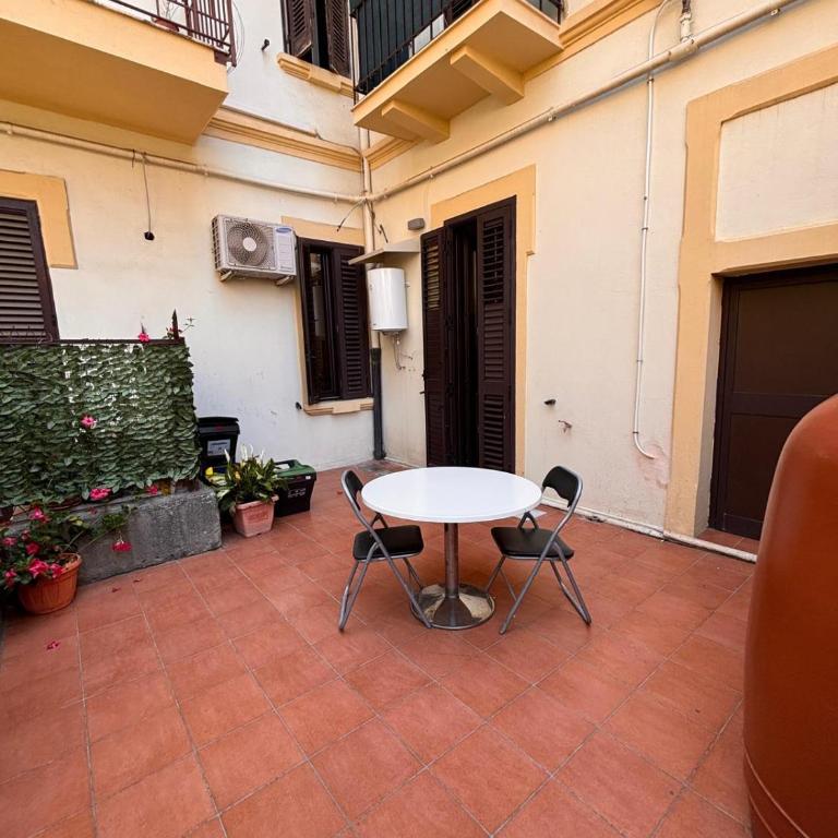 La Fenice Centrale - One-Bedroom Apartment - 2