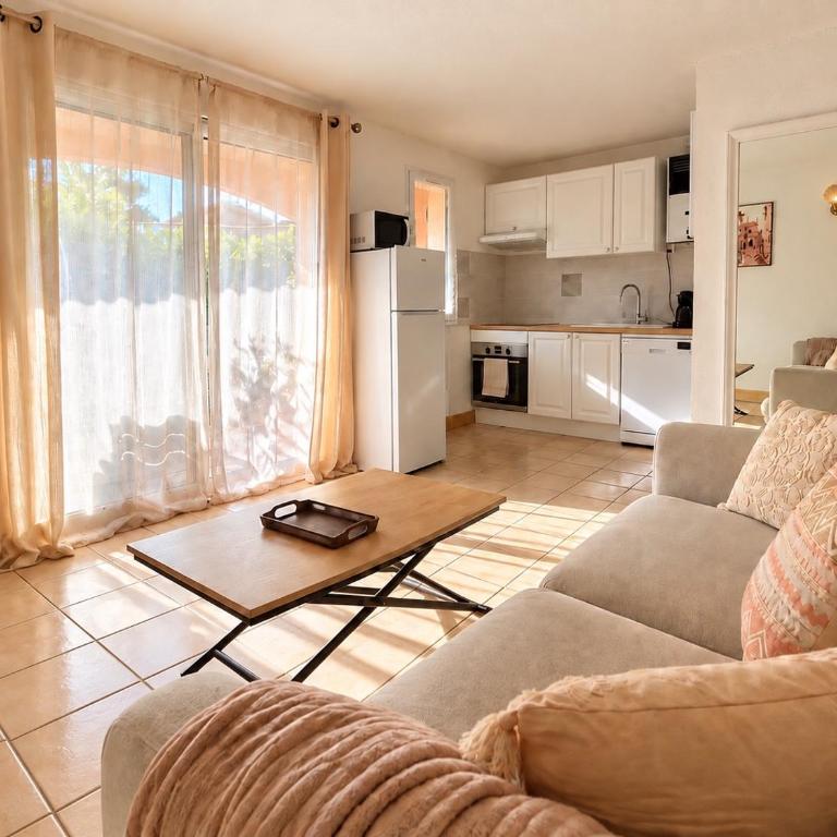 Rez-de-jardin Pinède Piscine Clim proche Plage Village naturiste 230 - Apartment mit 1 Schlafzimmer - 1