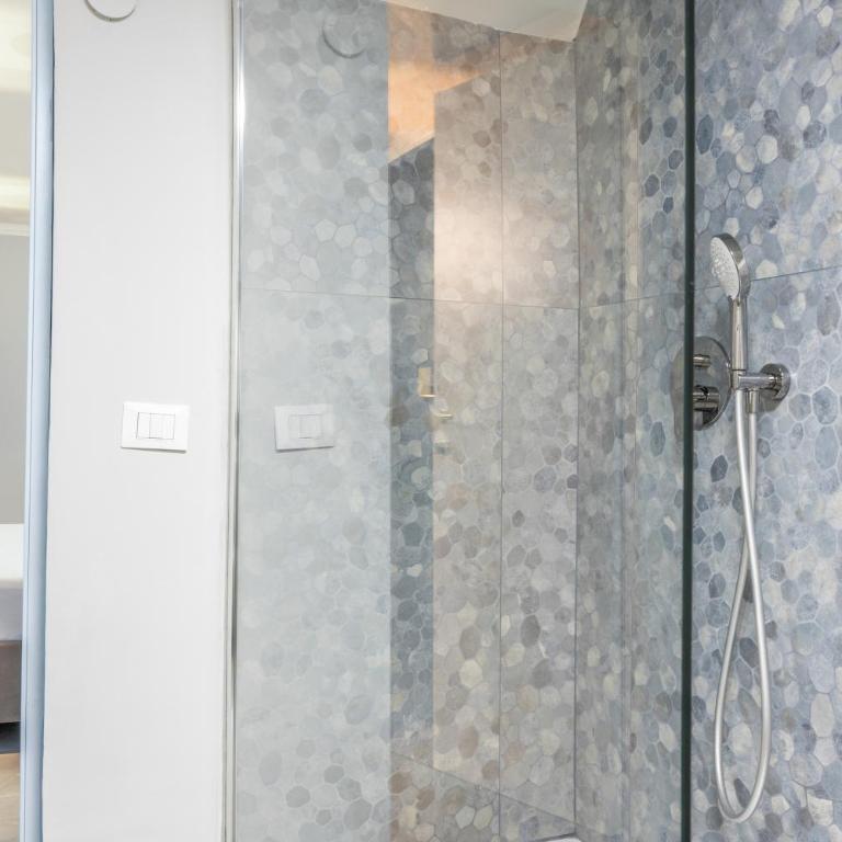 Soleil Rooms - Quadruple Room with Shower - 11