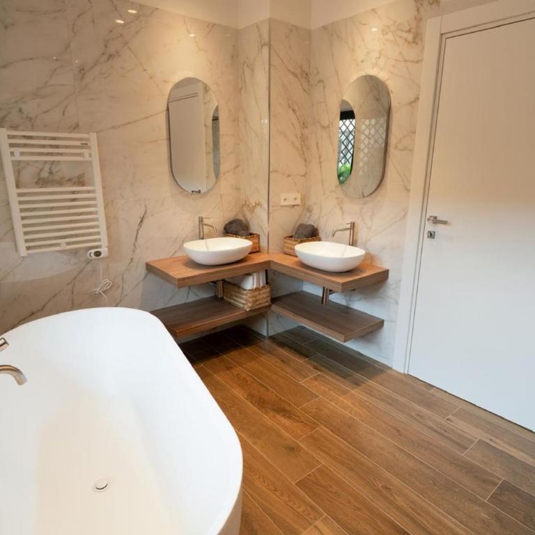 Charming Catania Apartment with Balcony - Apartment - 4