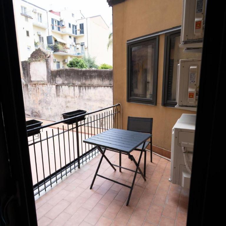Charming Catania Apartment with Balcony - Apartment - 6