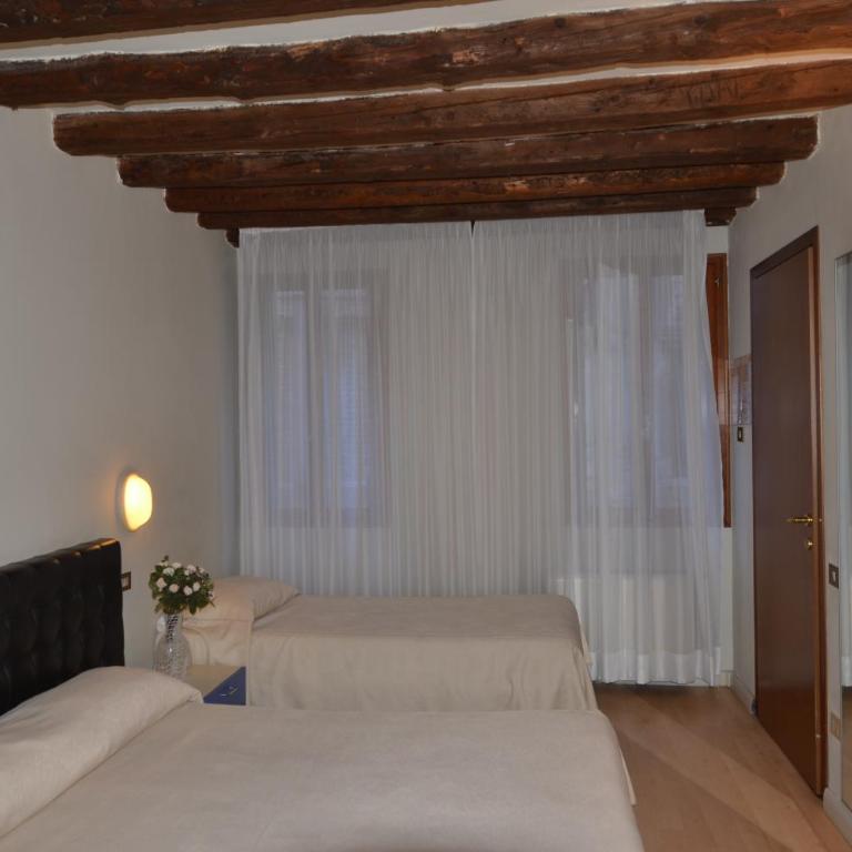 Piccolo Tiepolo - Camera Tripla con Bagno Privato - 5