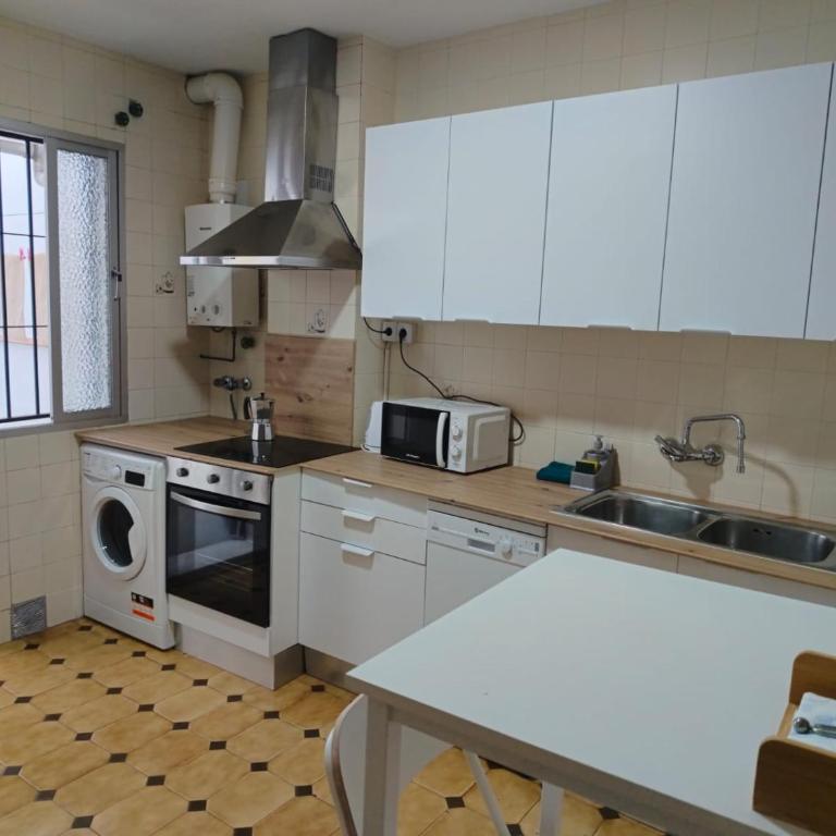 Los Patios - Apartamento de 4 dormitorios con balcón - 8