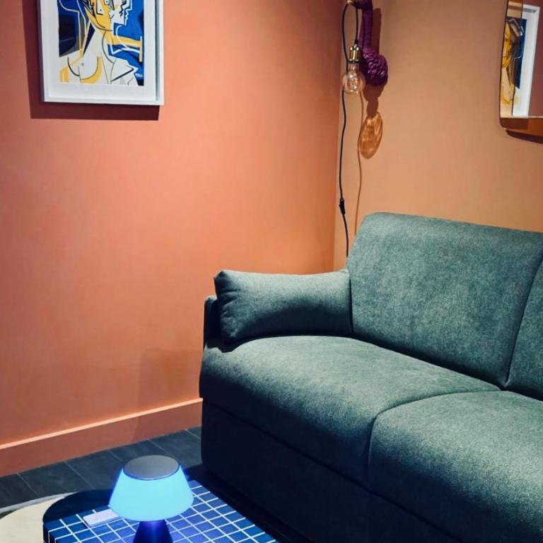 Un écrin pop art au cœur de la ville d'Hiver - Chambre Double avec Terrasse - 10