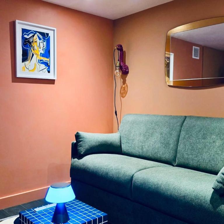 Un écrin pop art au cœur de la ville d'Hiver - Chambre Double avec Terrasse - 13