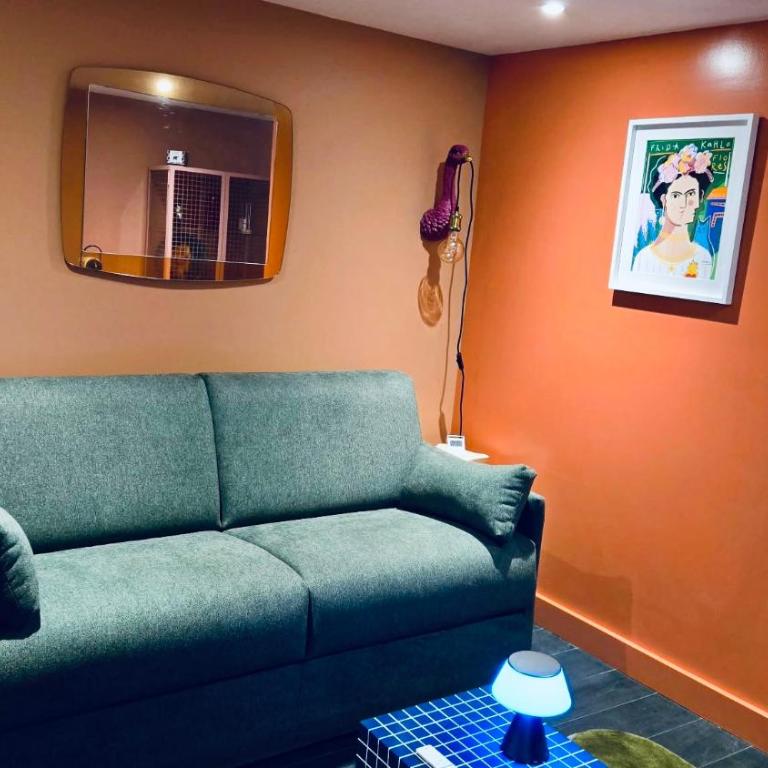 Un écrin pop art au cœur de la ville d'Hiver - Chambre Double avec Terrasse - 28