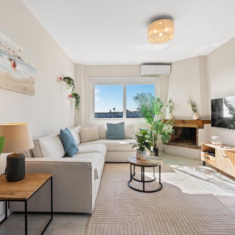 Sea View Escape with Shared Pool and Private Terrace - Appartamento - 2