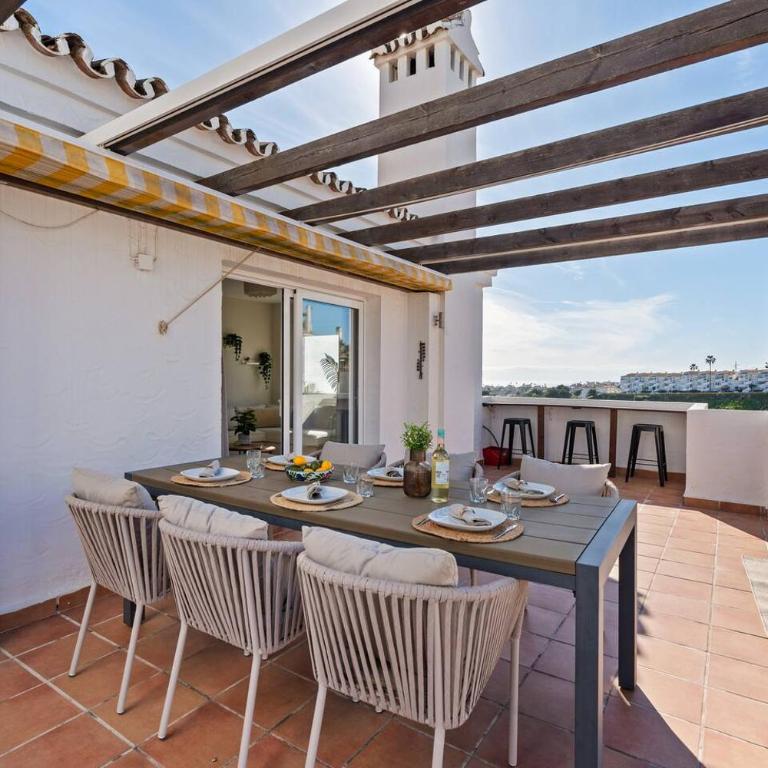 Sea View Escape with Shared Pool and Private Terrace - Appartamento - 18