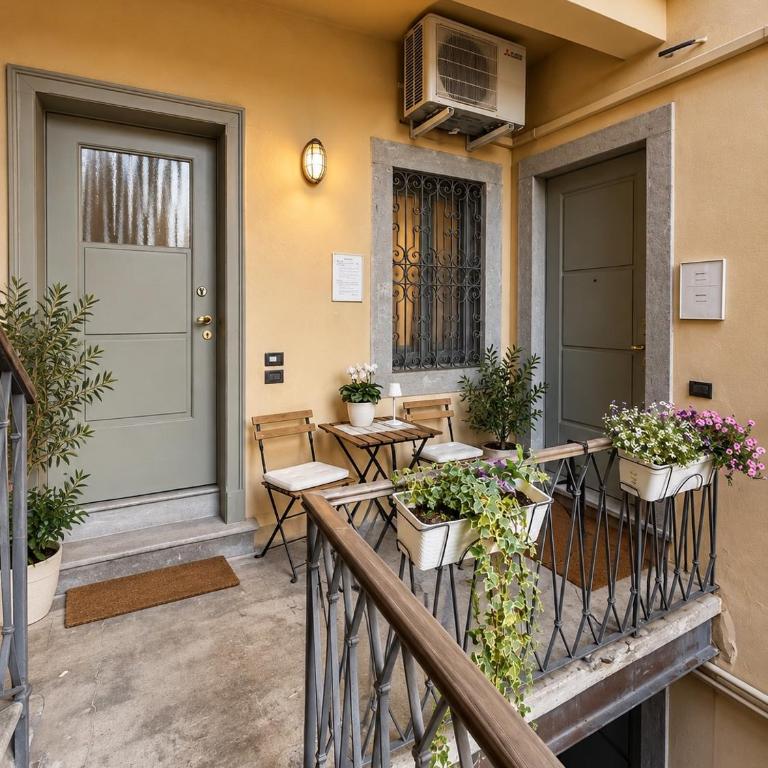 La Piazzetta - One-Bedroom Apartment with City View - 2