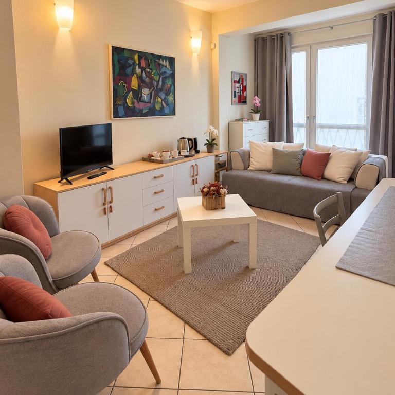 La Piazzetta - One-Bedroom Apartment with City View - 1
