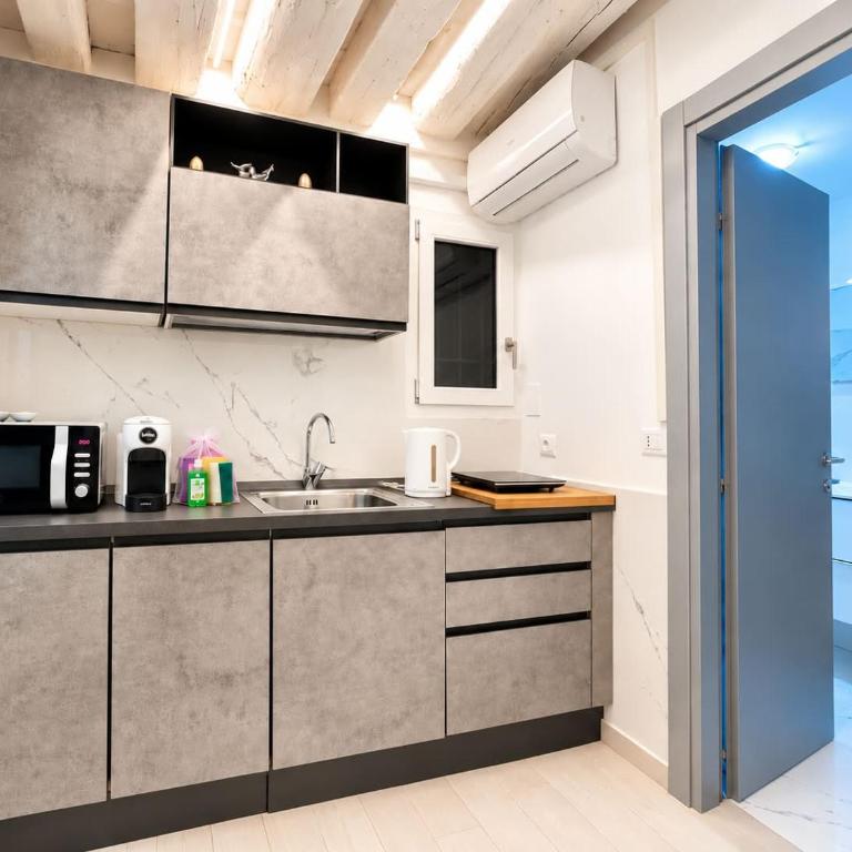Appartamento dei Templari by Ca-Sa Check - Apartment - 35