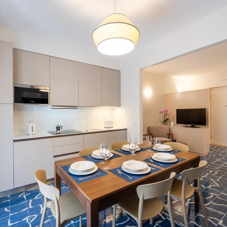 Elegant & Modern 4Bedroom Home in Central Sorrento - Apartment - 31