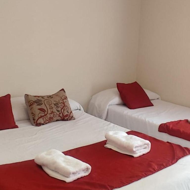 Hostal Viejo Calafate - Triple Room with Private Bathroom - 1