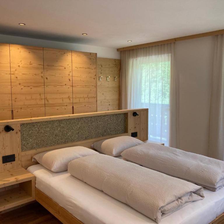 Pe De Munt Apartments - Two-Bedroom Deluxe Apartment with Garden View - 9