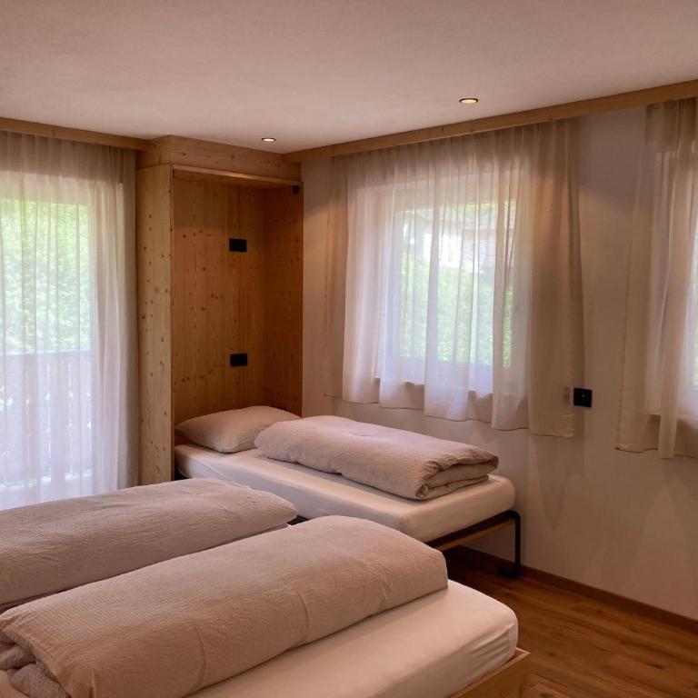 Pe De Munt Apartments - Two-Bedroom Deluxe Apartment with Garden View - 5
