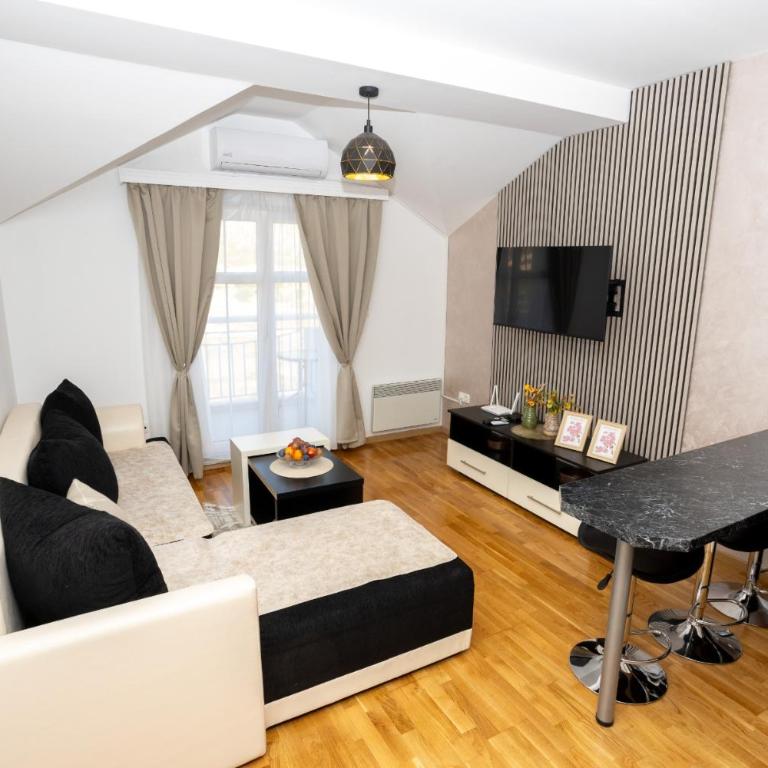 Apartman SMOKVA - Two-Bedroom Apartment - 1