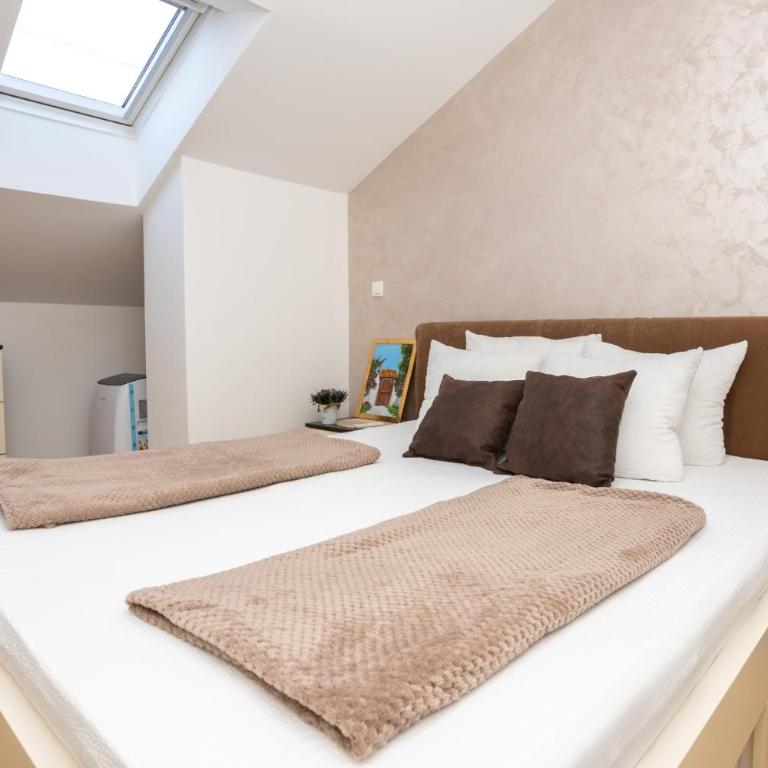 Apartman SMOKVA - Two-Bedroom Apartment - 16