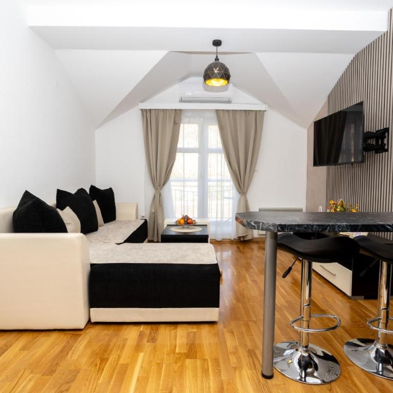 Apartman SMOKVA - Two-Bedroom Apartment - 24