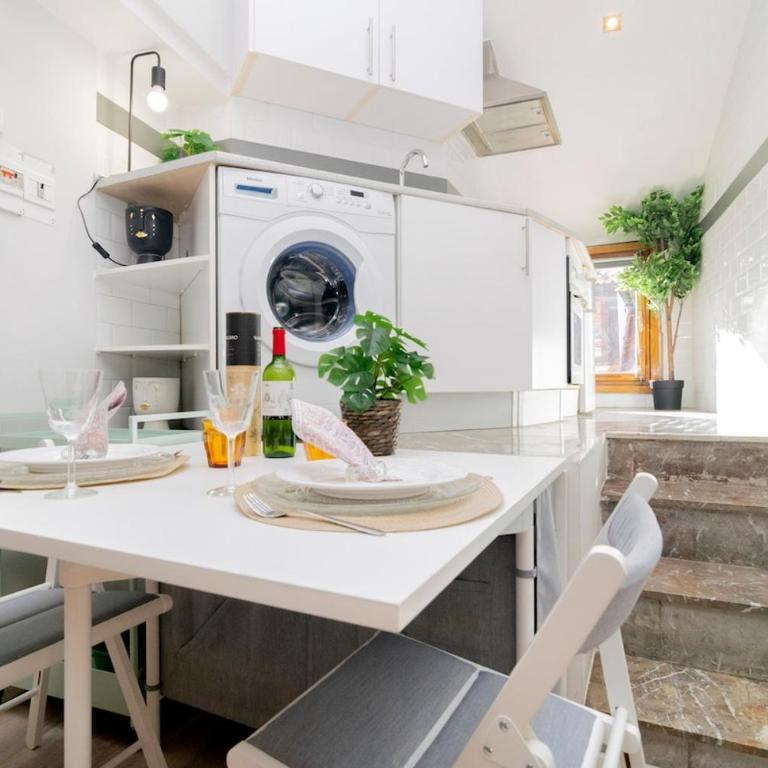 Poesía Urbana Reflejos de Imaginación en Malasaña - Apartamento de 2 dormitorios - 3