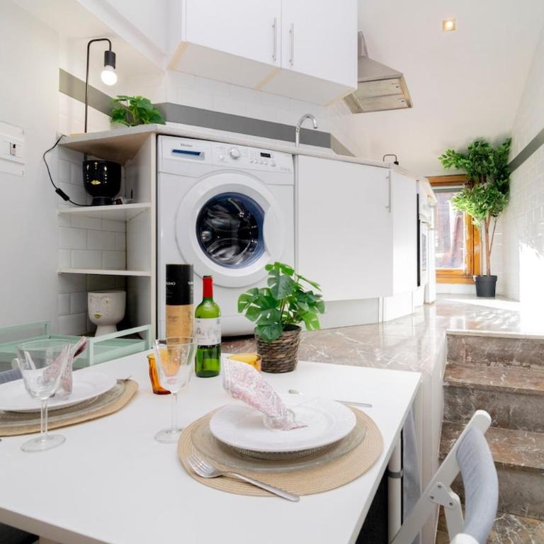 Poesía Urbana Reflejos de Imaginación en Malasaña - Apartamento de 2 dormitorios - 11
