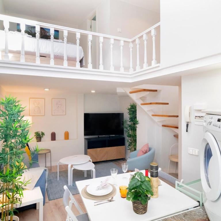 Poesía Urbana Reflejos de Imaginación en Malasaña - Apartamento de 2 dormitorios - 12