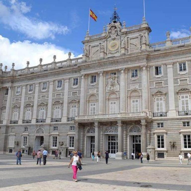 Poesía Urbana Reflejos de Imaginación en Malasaña - Apartamento de 2 dormitorios - 14
