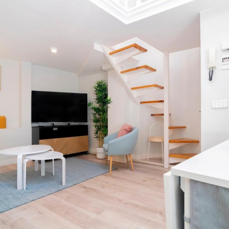 Poesía Urbana Reflejos de Imaginación en Malasaña - Apartamento de 2 dormitorios - 21