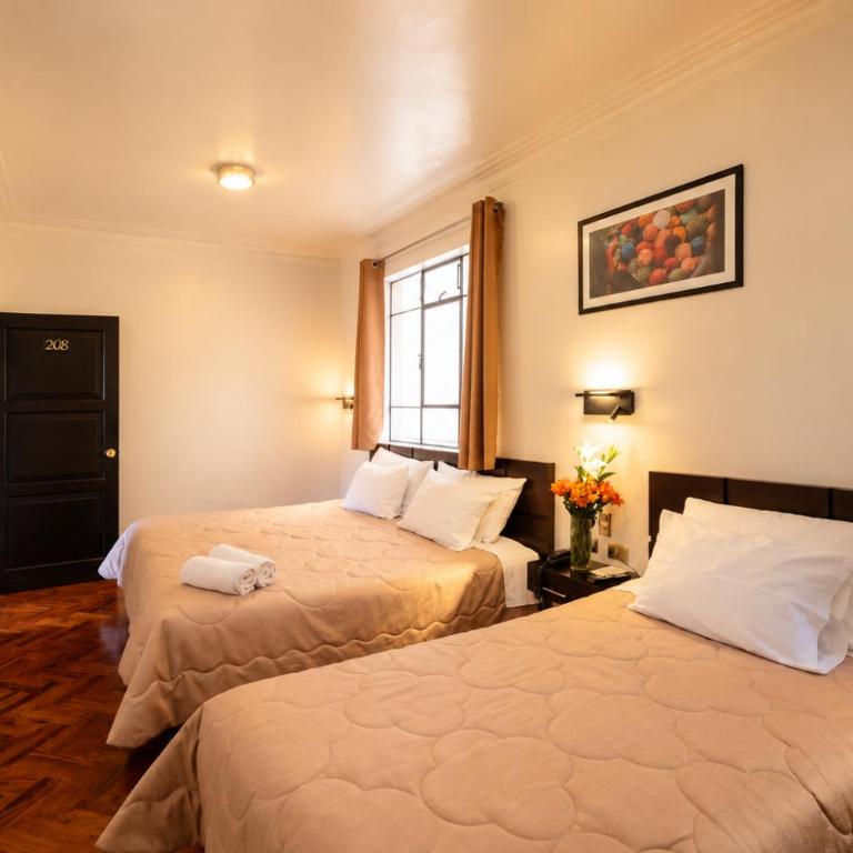 Hostal & Apartments El Triunfo - Family Double Room - 1