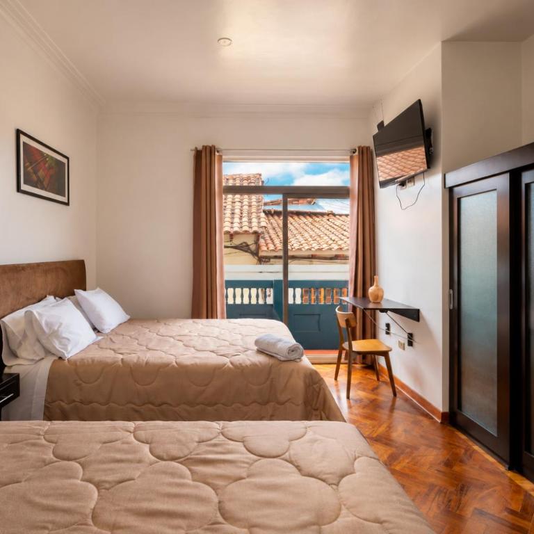 Hostal & Apartments El Triunfo - Superior Double or Twin Room with City View - 3