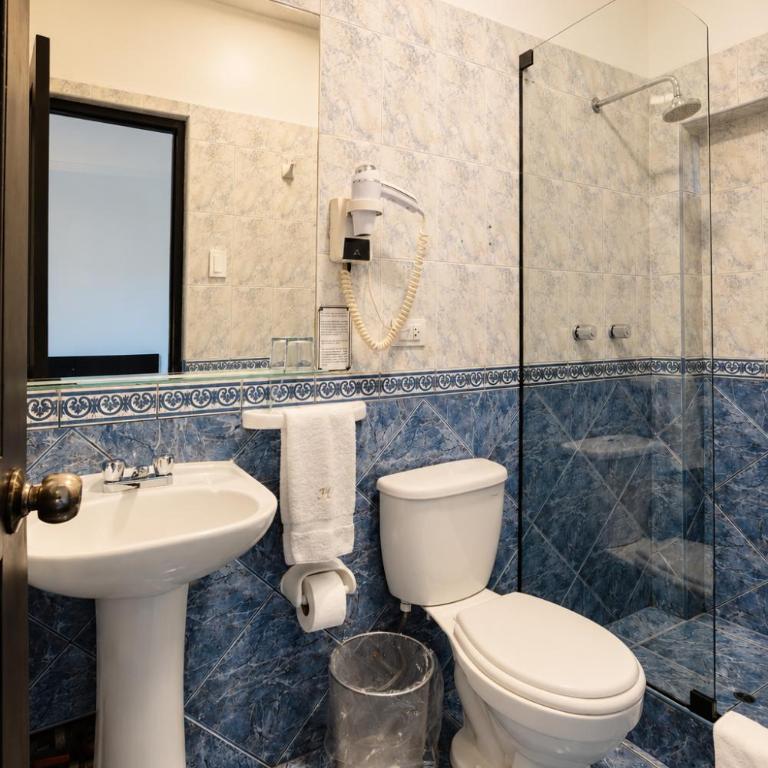 Hostal & Apartments El Triunfo - Twin Room - 10