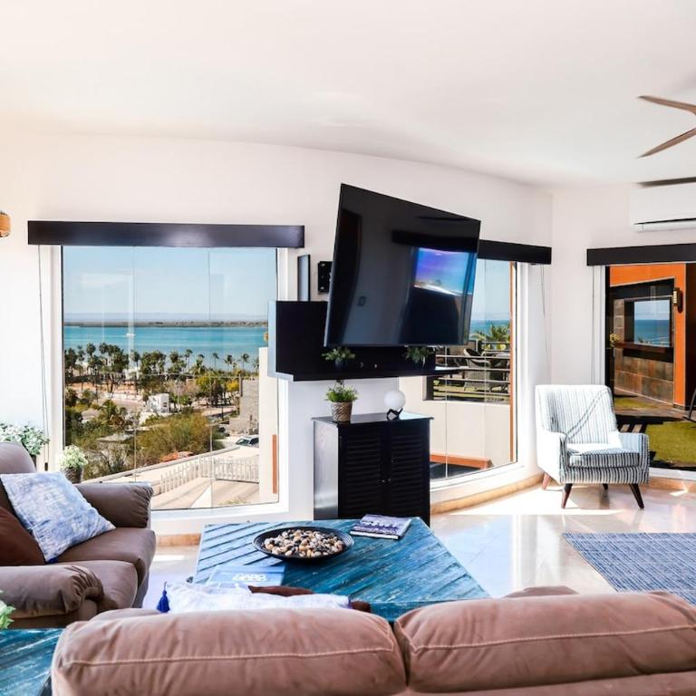 Oceanview 4BR Retreat steps from Malecon in La Paz - Casa - 1