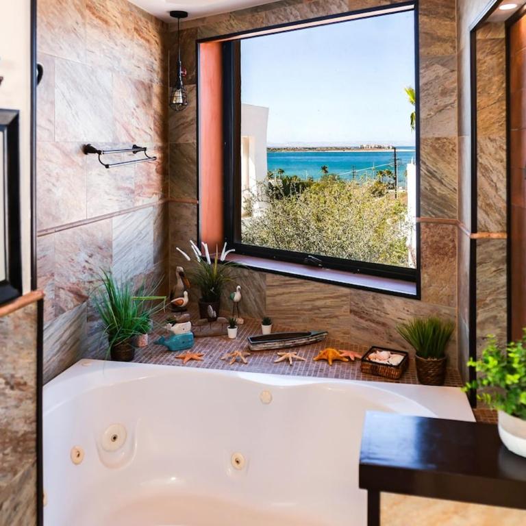 Oceanview 4BR Retreat steps from Malecon in La Paz - Casa - 6