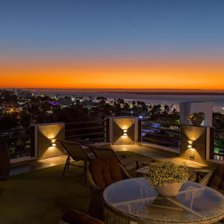 Oceanview 4BR Retreat steps from Malecon in La Paz - Casa - 19