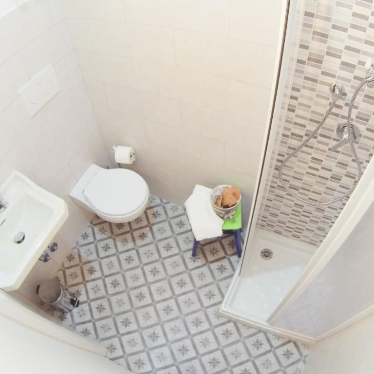 L'architetto - Camera Singola con Bagno Privato Esterno - 5