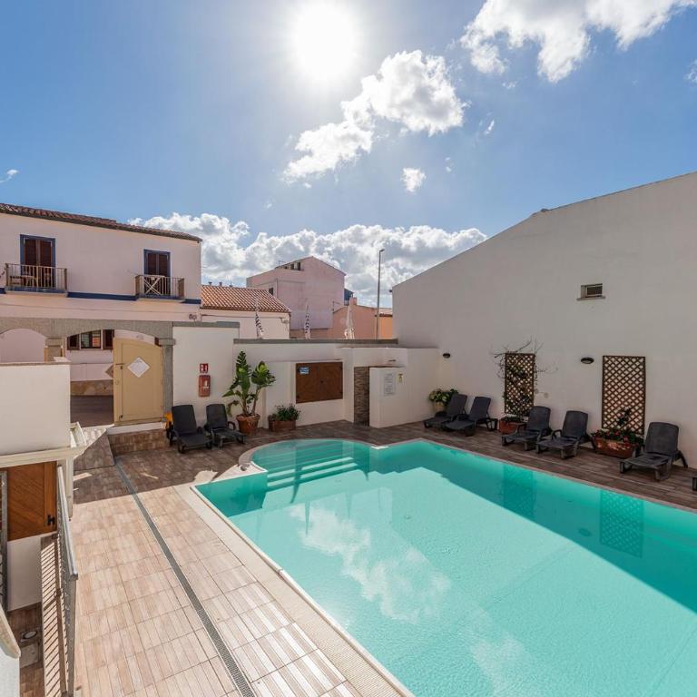 Relaxing Cristal Blu Studio sleeps 4 persons - Apartment - 37