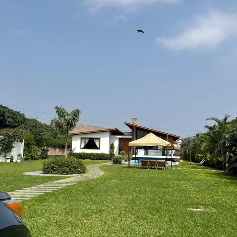 Spacious Home 4BR with Pool in Pachacamac - Vacation Home - 29