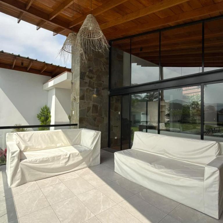 Spacious Home 4BR with Pool in Pachacamac - Vacation Home - 33