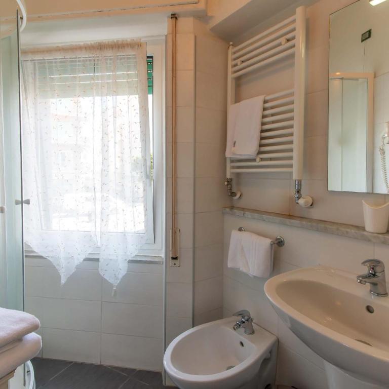 Hotel Gabbiano - Triple Room - 12