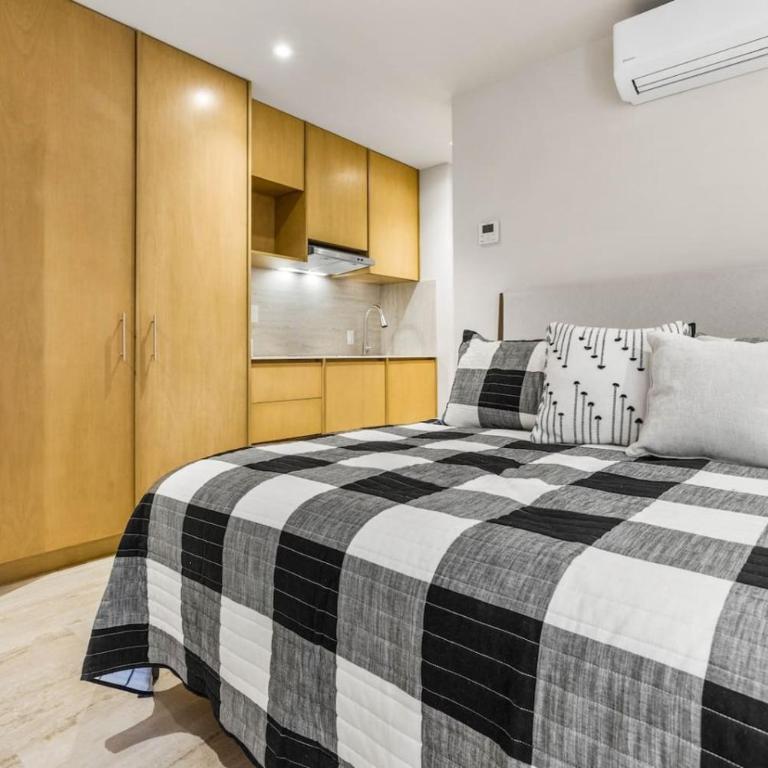 Serene Art District Condo, Rooftop Infinity Pool - Apartamento - 4